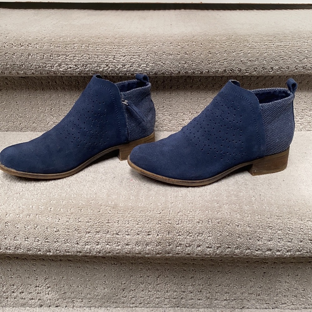 Toms Navy Ankle Boots Sz 6.5 EUC - Picture 4 of 5